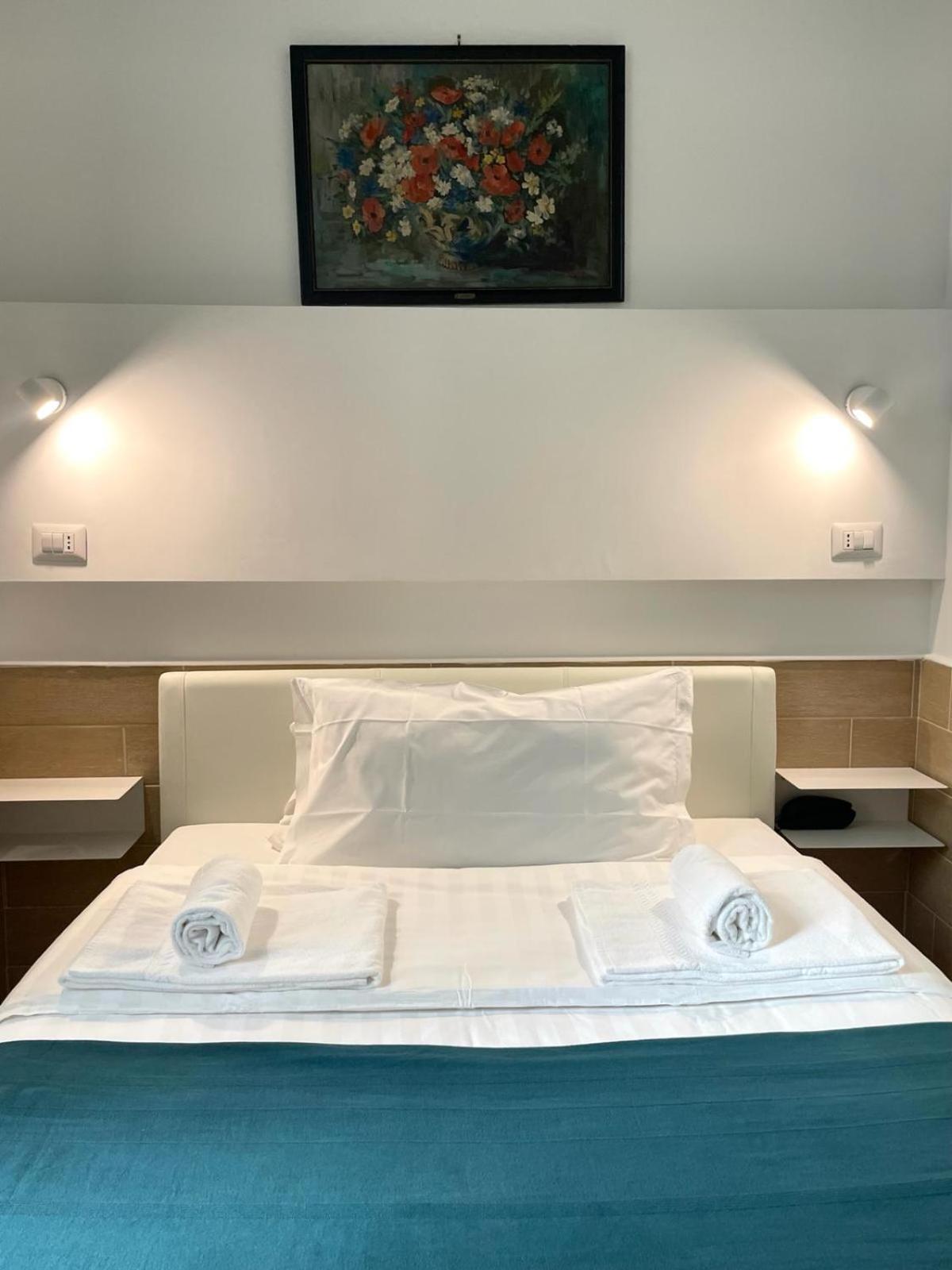 H22 Hotel Napoli Dış mekan fotoğraf