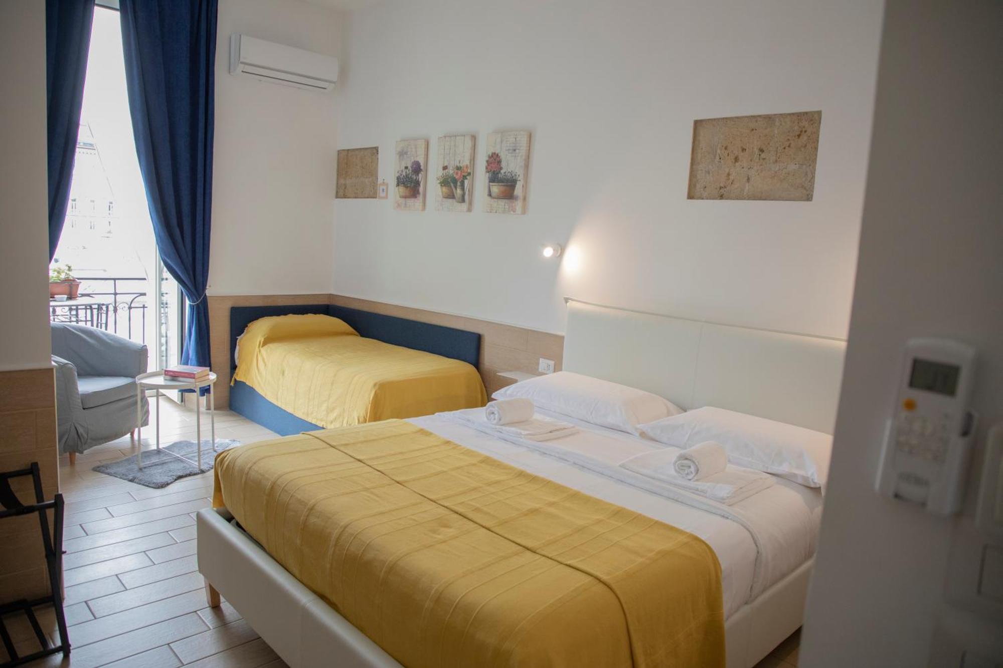 H22 Hotel Napoli Dış mekan fotoğraf